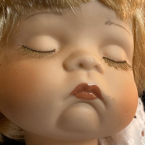 Geppeddo Pink Floral Porcelain Doll 12" Collectible Like New - Picture 2 of 8